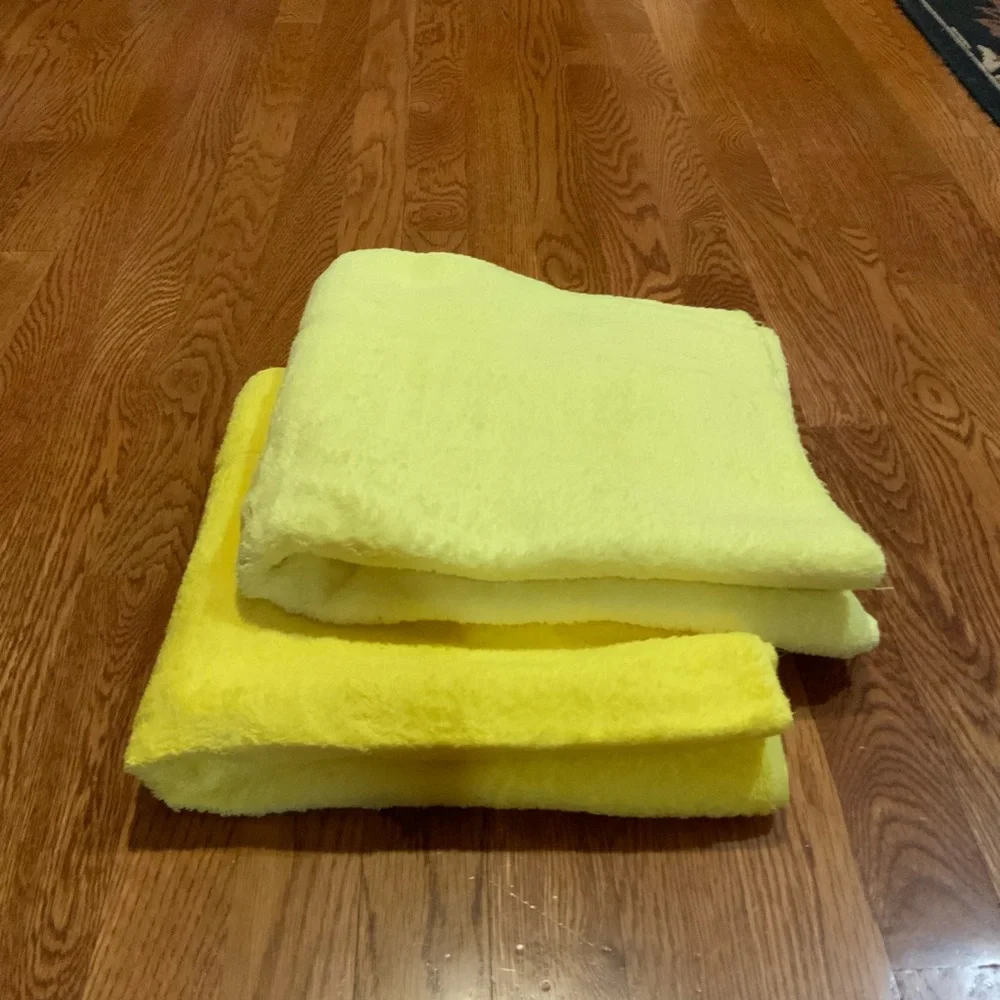 Vintage Bath Towels Yellow Set of 2 Cotton New Old Stock